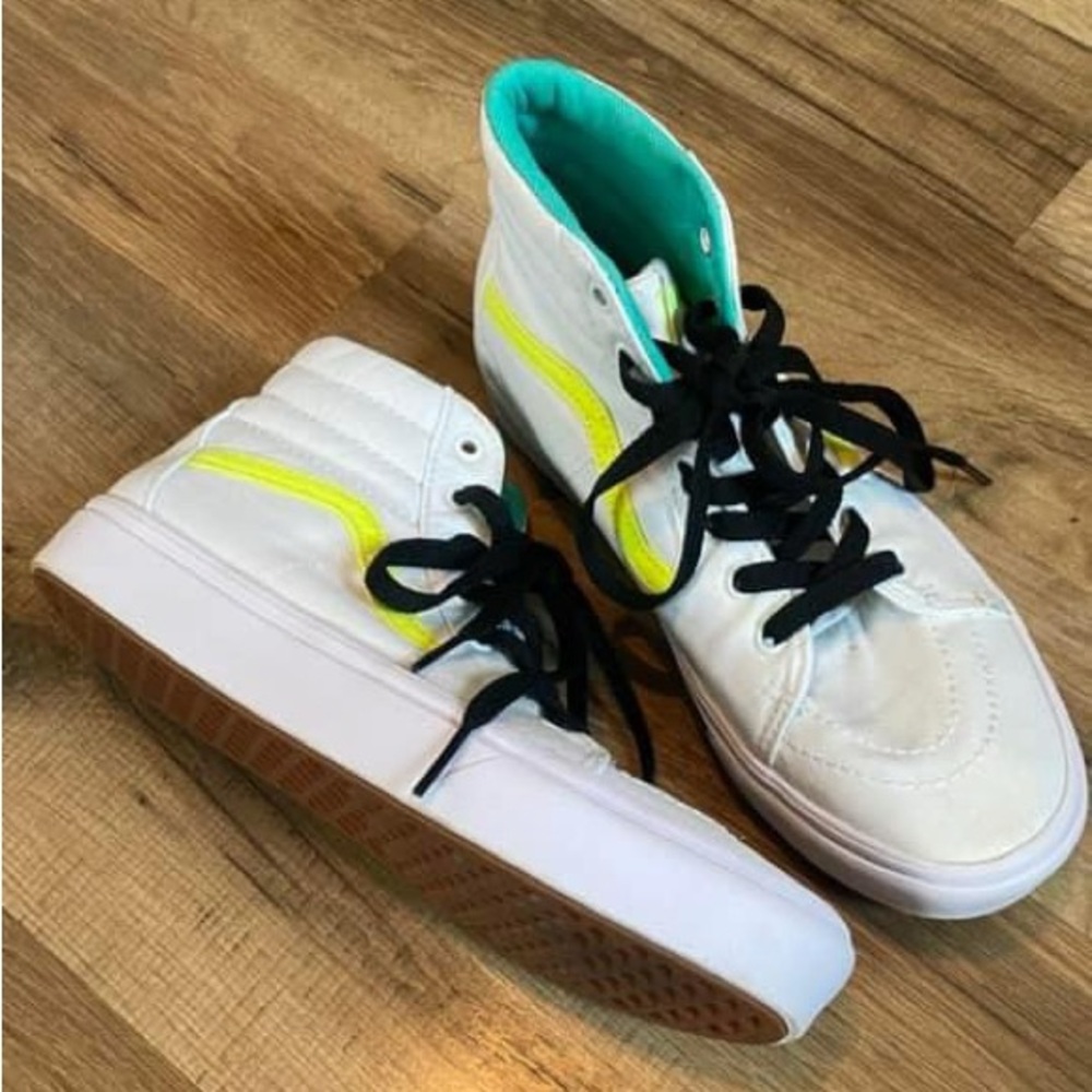 JUNIORS VANS